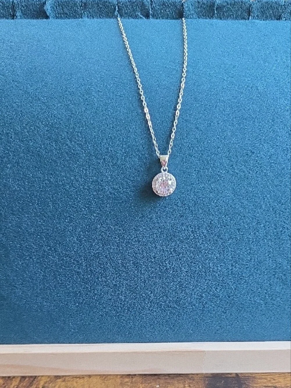 Classic Sterling Sliver Halo Pendant Necklace with Clear Crystal Gemstone